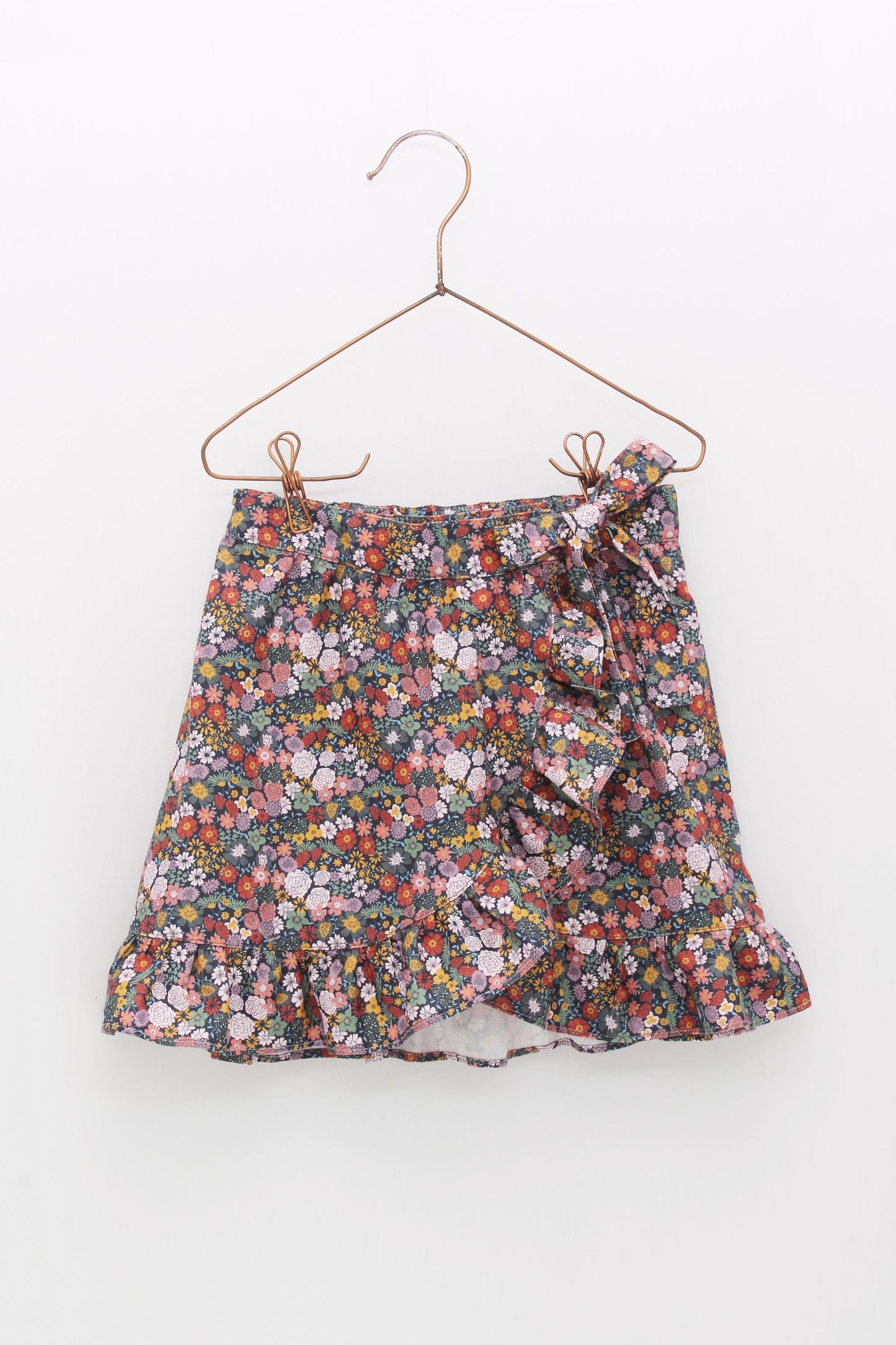 Conjunto cuello flores morado burdeos
