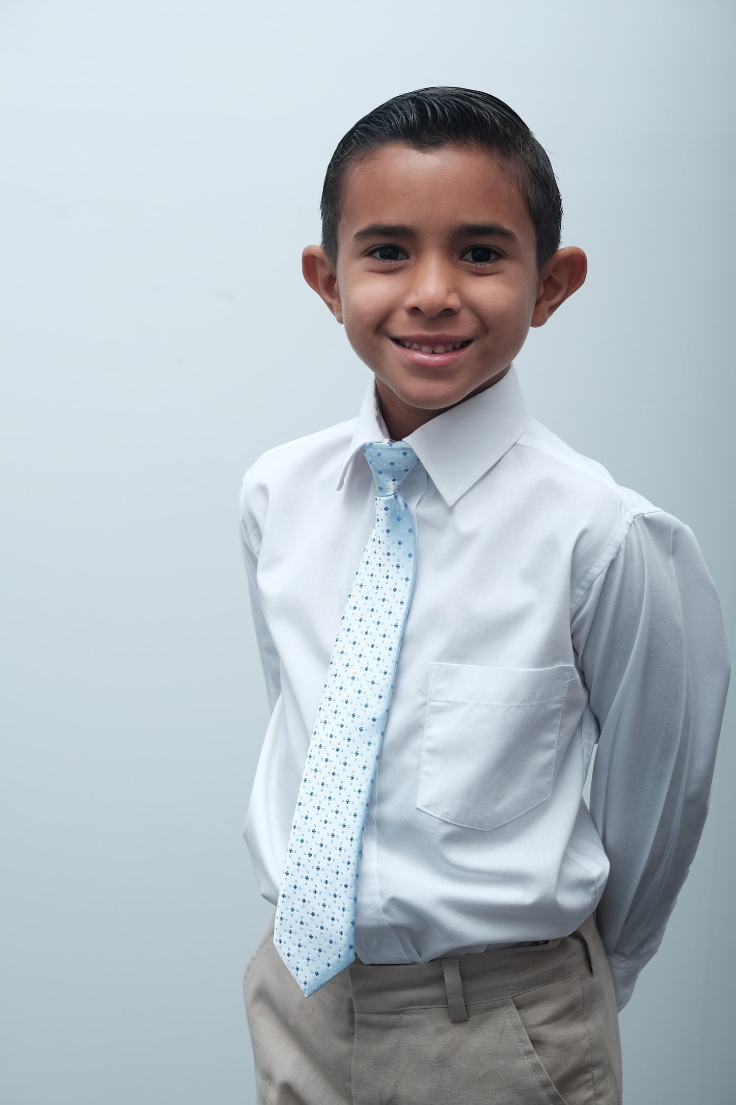 Corbata azul con cuadros