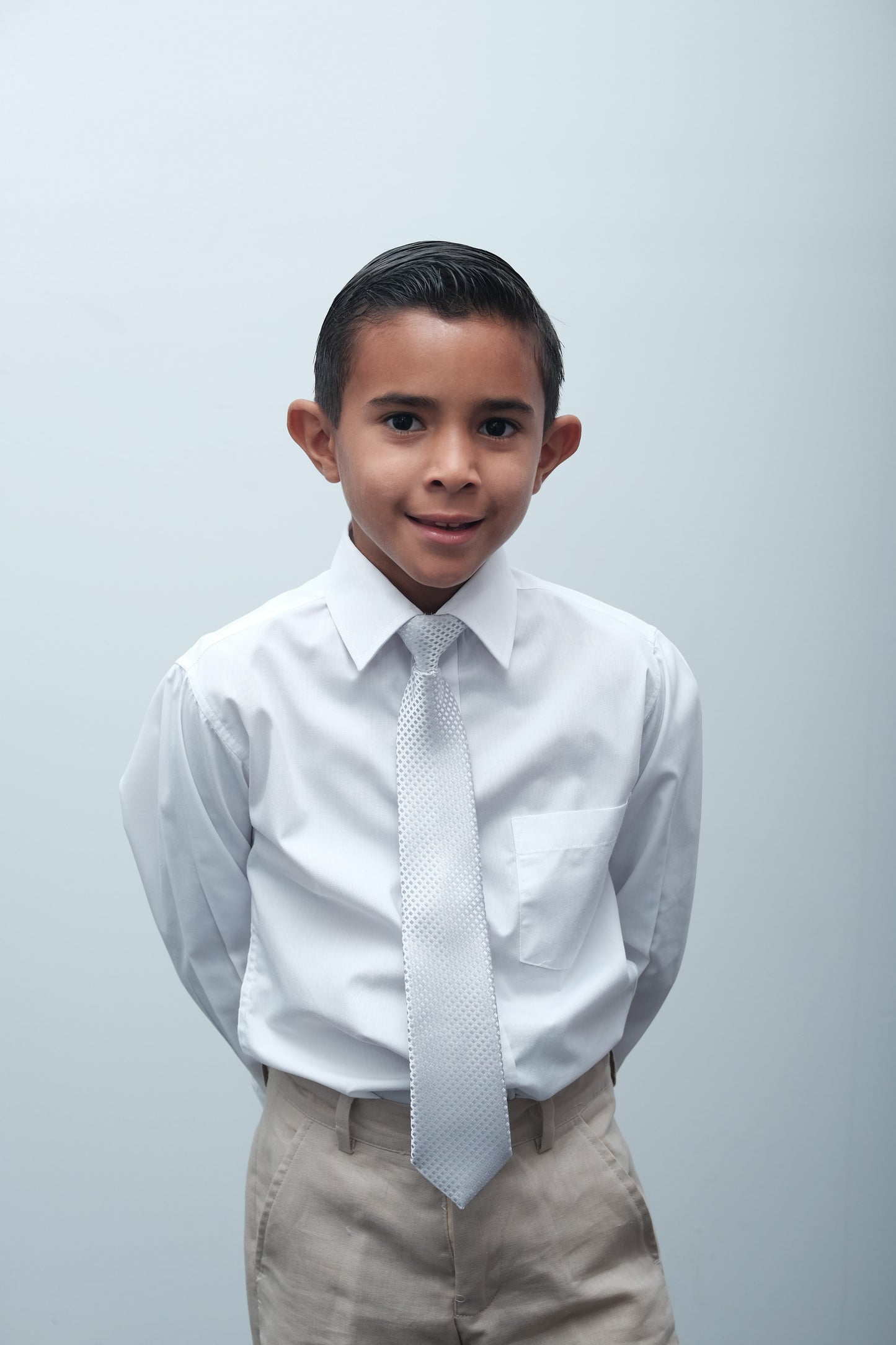 Corbata gris con rombos