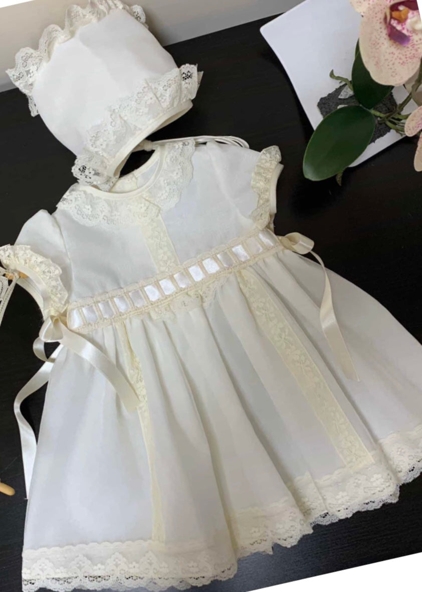 Vestido corto en casa con capota