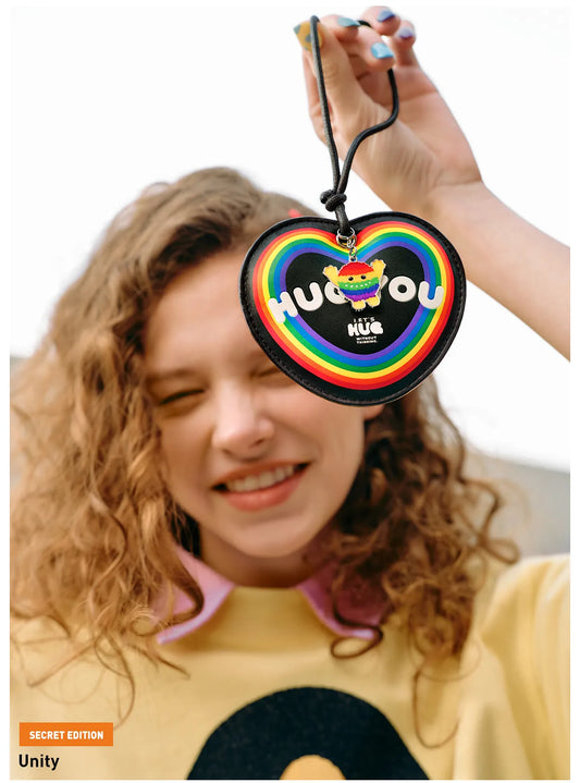 Hug you pendant
