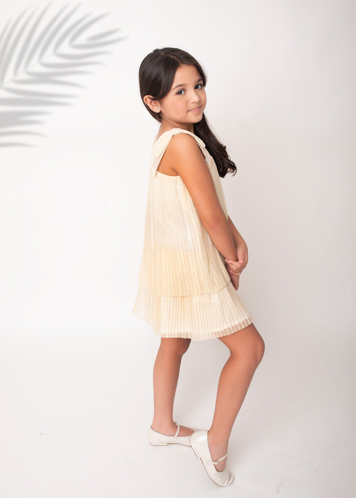 Vestido plisado nude