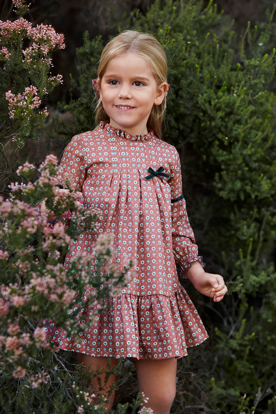 Vestido enterizo de flores con volante - Vestido para niña | Juliana